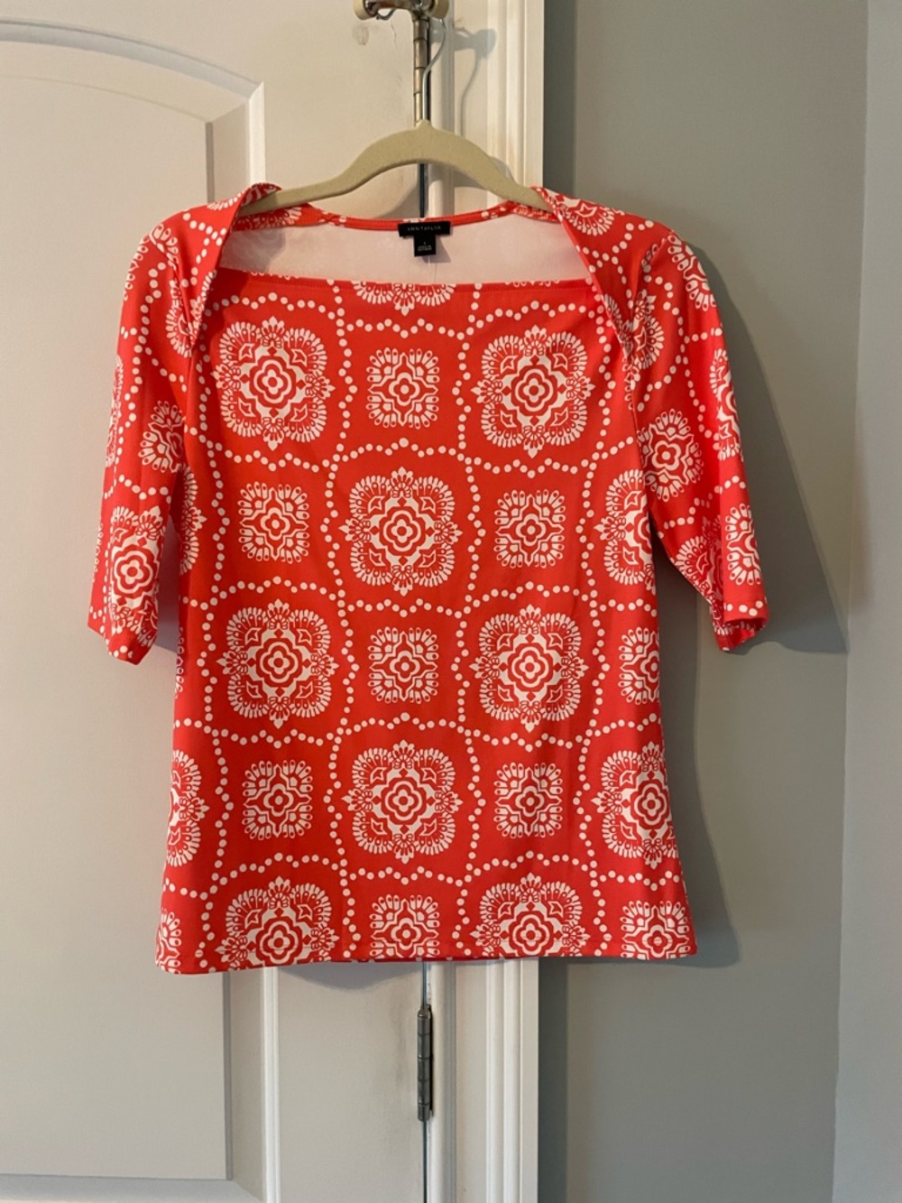 Ann Taylor Dark Orange Short-Sleeve Square-Neck Medallion Print Tee